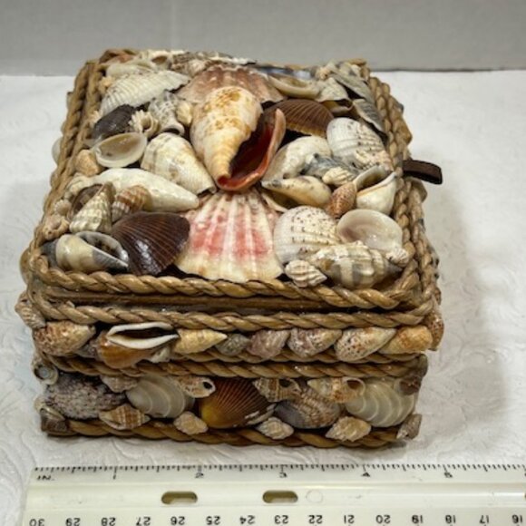 VTG Nautical Coastal Shell Encrusted Trinket, Jewelry Box, Sailor Valentine Box - Picture 9 of 10